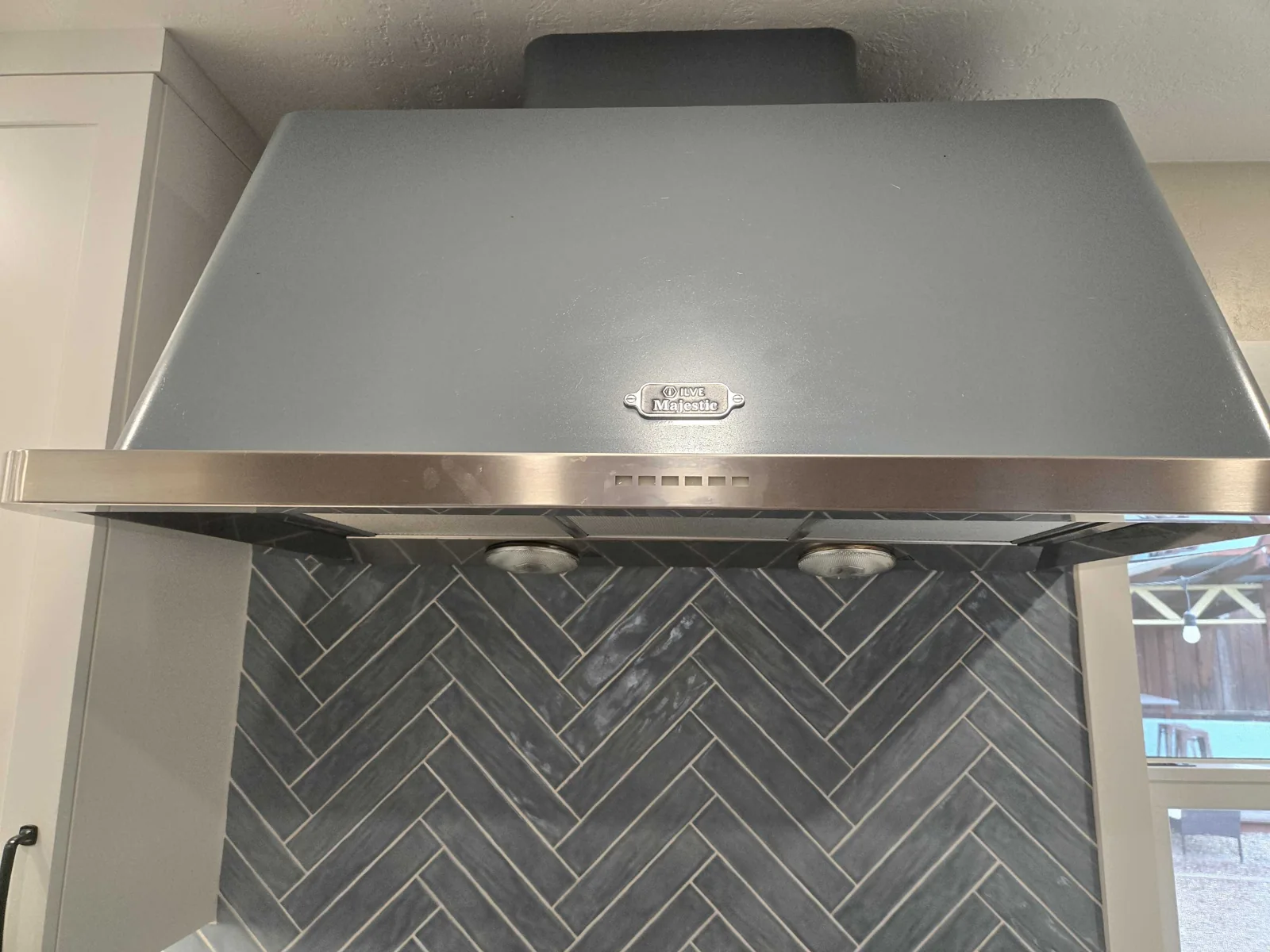 ILVE Majestic ventilation hood.